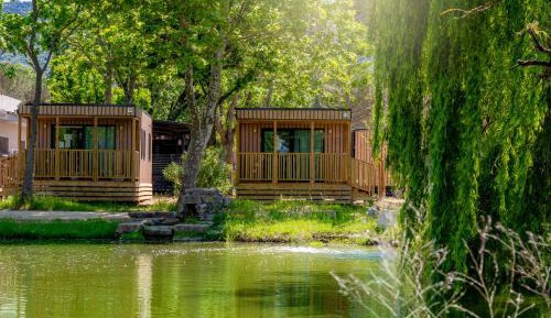 Cottage  - Water Front