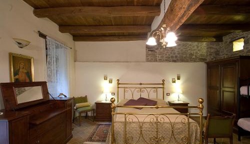 One-Bedroom Apartment and Balcony