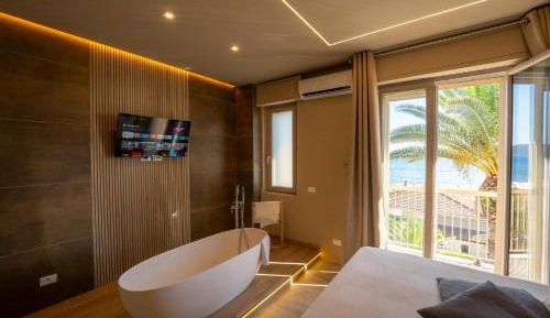 Deluxe Double Room with Sea View
