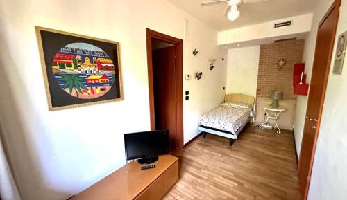Single Room with Private Bathroom