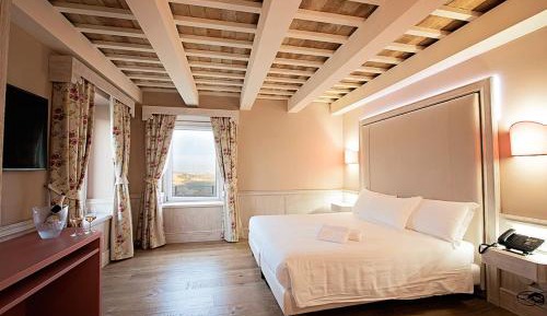 Deluxe Double or Twin Room with Garden View