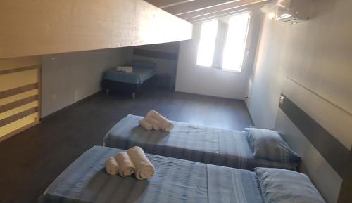 Deluxe Family Room
