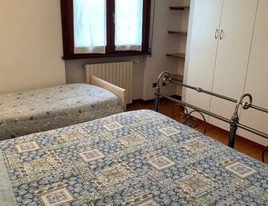 Deluxe Room (2 Adults + 1 Child)