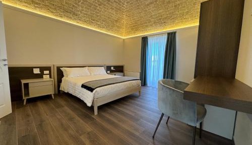 Queen Room with Spa Bath