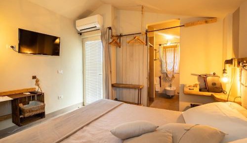 Comfort Double Room with Private Garden