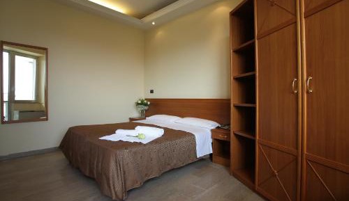 Triple Room with Balcony and Sea View