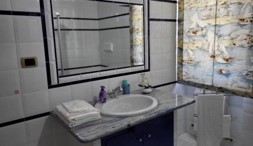 Double or Twin Room with Private Bathroom