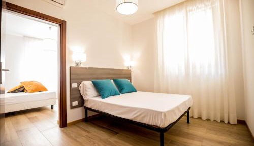 Deluxe Double Room (2 Adults + 1 Child)