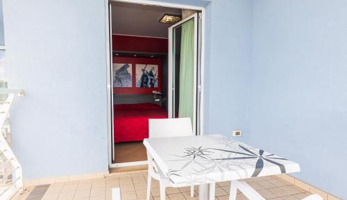 Studio (2 Adults)