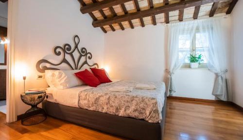 Standard Queen Room