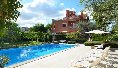 Villa with Pool