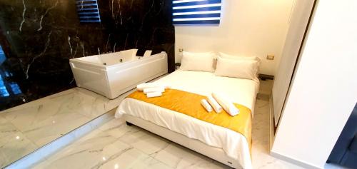 Suite with Hot Tub