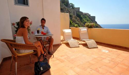 Triple Room with Sea View