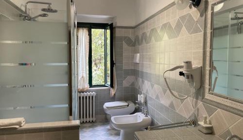 One-Bedroom Apartment with Garden View
