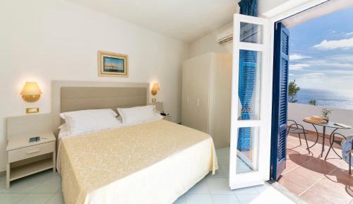 Superior Triple Room with Sea View