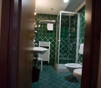 Double Room (1 Adult)