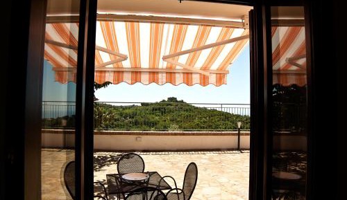 One-Bedroom Apartment with Terrace