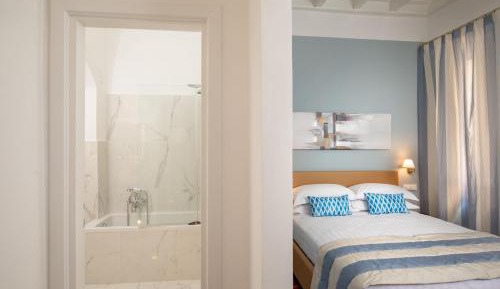 Deluxe Double Room with Bath
