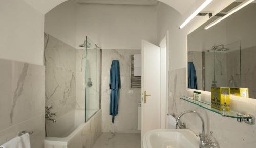Deluxe Double Room with Bath