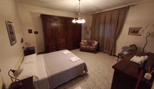 Deluxe Room (2 Adults + 1 Child)