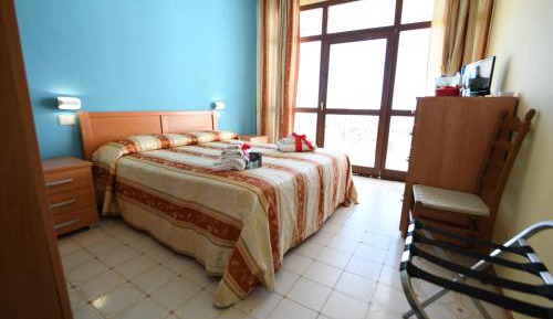 Double or Twin Room with Side Sea View