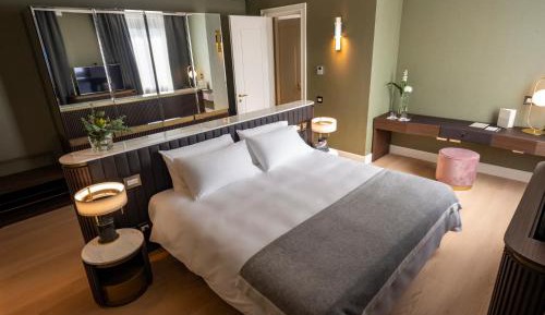 Suite with Terrace and Jacuzzi