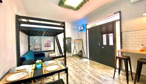 Deluxe King Studio