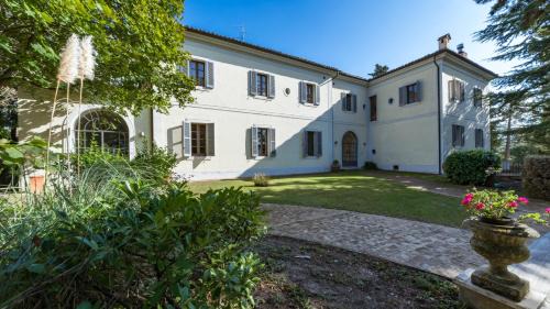 Seven-Bedroom Villa