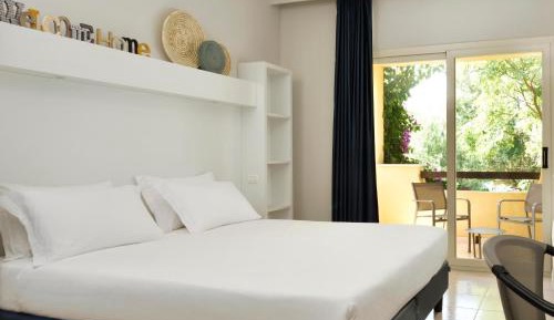 Superior Triple Room with Balcony