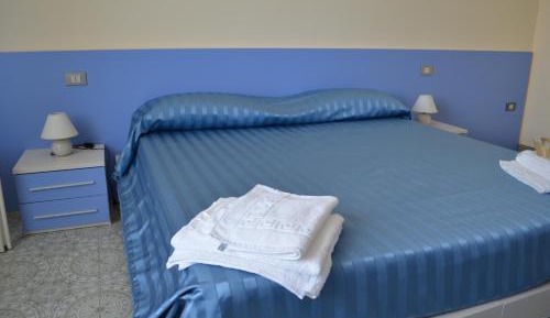 Large Double or Twin Room