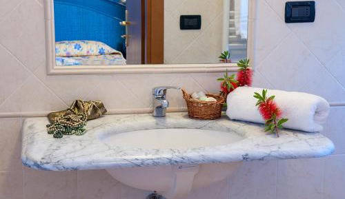 Double or Twin Room with Sea View