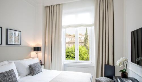 Deluxe Queen Room
