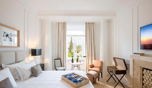 Suite with Garden View