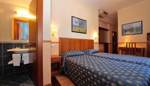 Classic Double or Twin Room with Balcony