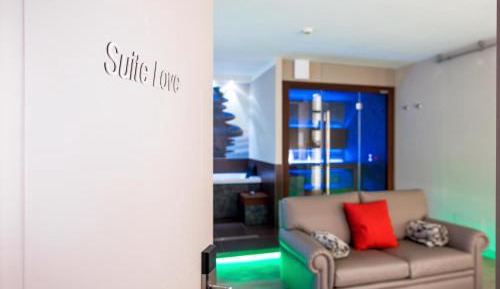 Luxury Suite with Private Spa