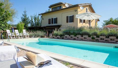 Four-Bedroom Apartment with Pool View