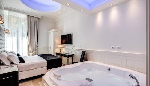 Double Room with Spa Bath