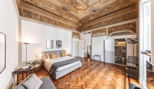 Deluxe King Suite