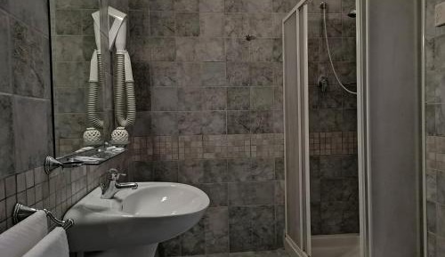 Double Room (1 Adult)
