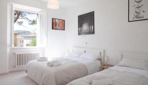 Economy Triple Room with Shared Bathroom