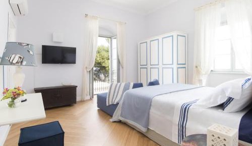 Deluxe Double Room with Sea View and Balcony