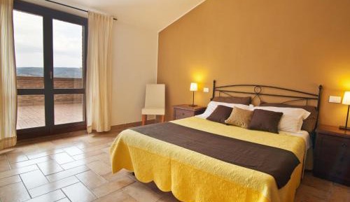 Superior One-Bedroom Apartment with Patio