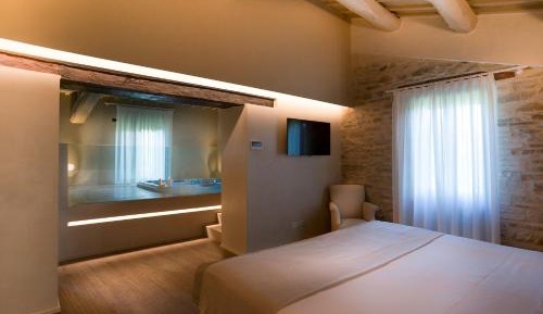 Suite with Spa Bath