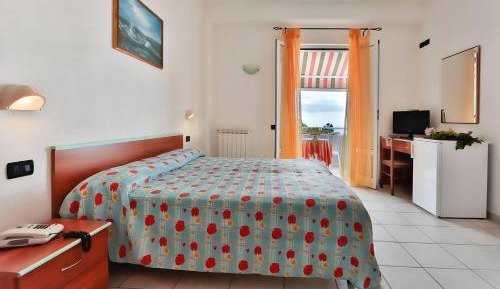 Double Room with Balcony and Sea View