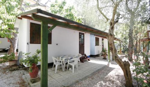 One-Bedroom Bungalow