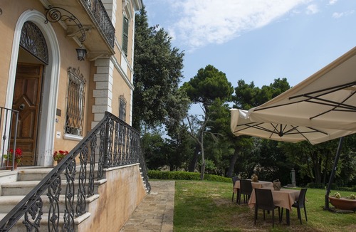 Montemarciano Hotel | Tenuta Villa Colle Sereno