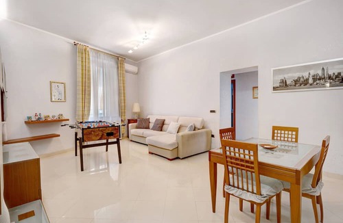 Naples Apartment | Holiday Apartment "Incanto House" with 4 Balconies & Wi-Fi