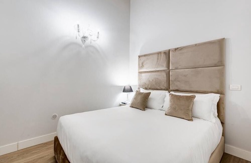 Rione IV Campo Marzio Apartment | Spanish queen Apartment