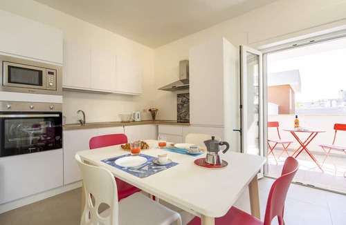 Municipio 4 Apartment | The House of Venus with parking space