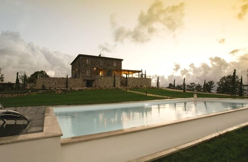 Il Poggio House | Villa mit Infinity-Pool by Interhome